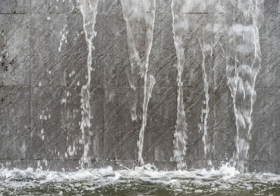 Wall water curtain