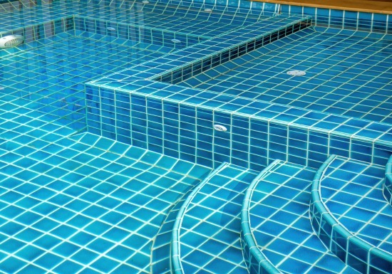 Swimming pool light